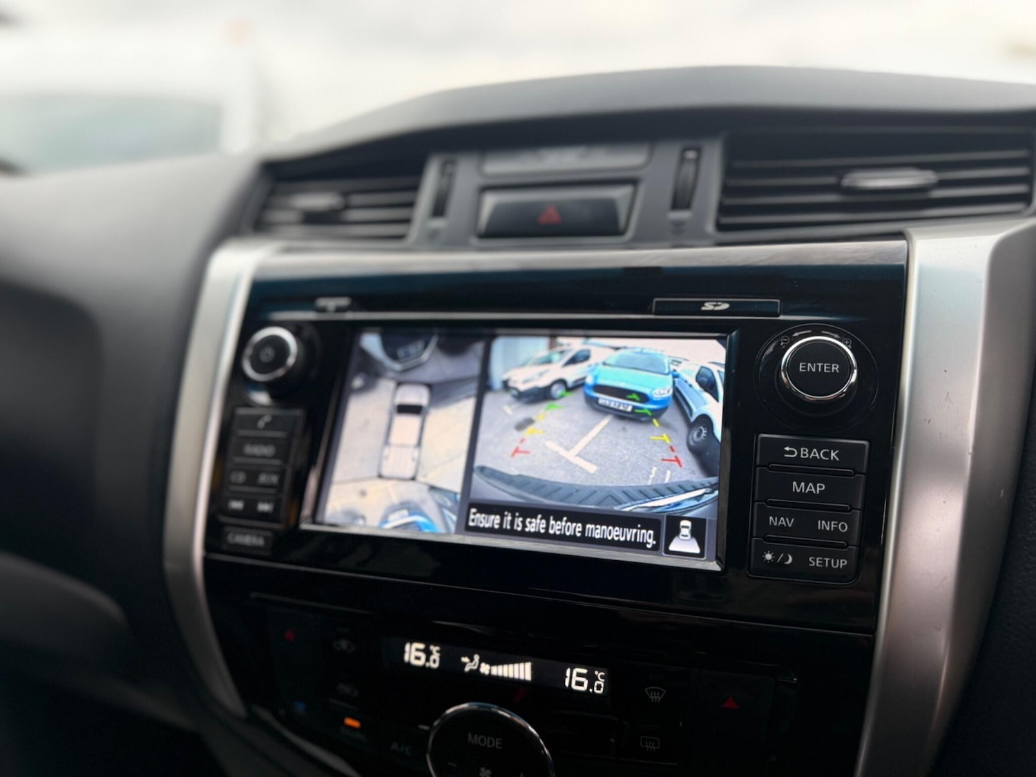 Used Nissan Navara 2017 for sale - 76282824: Photo 25