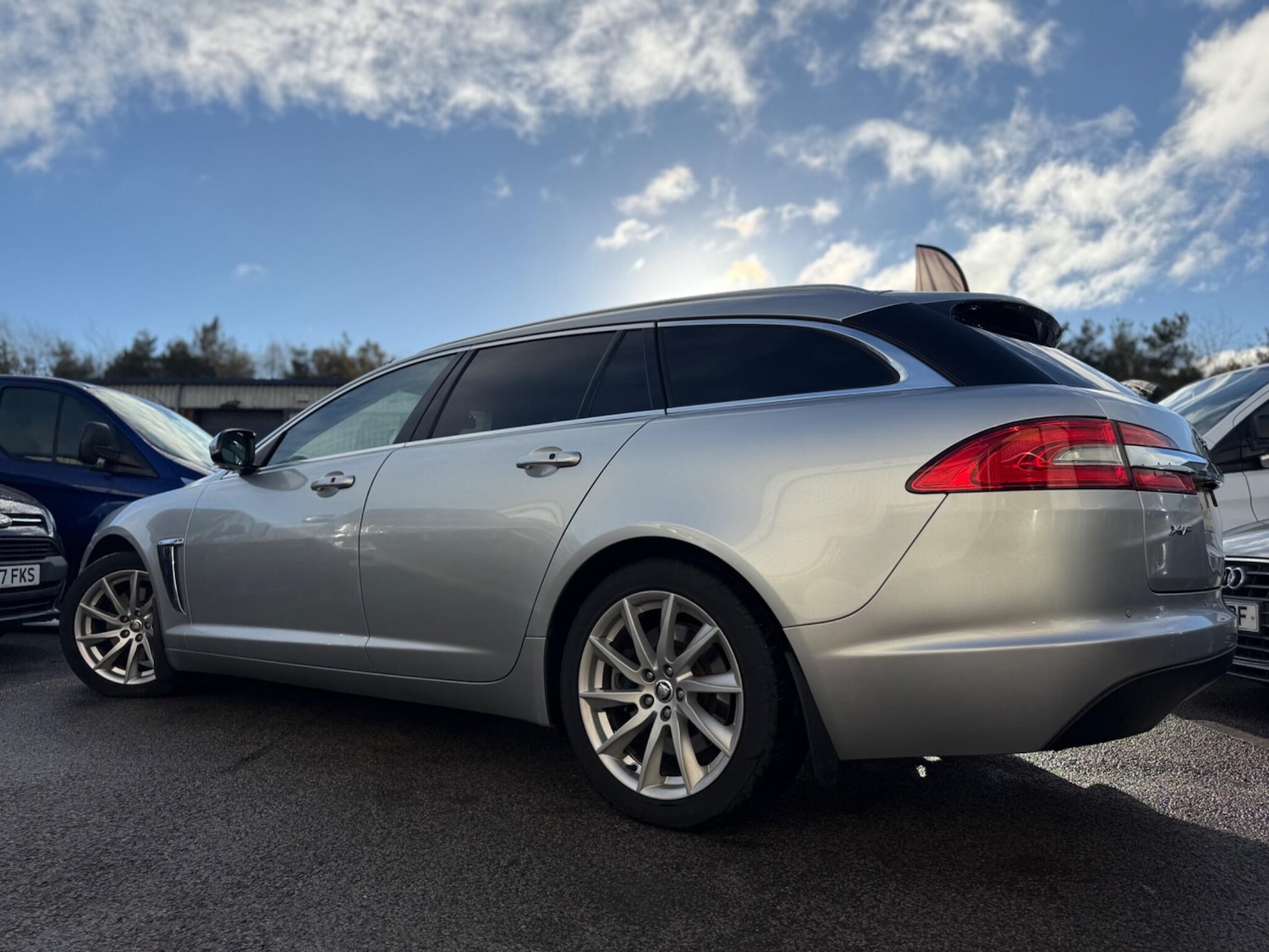 Used Jaguar XF 2013 for sale - 76689227: Photo 3