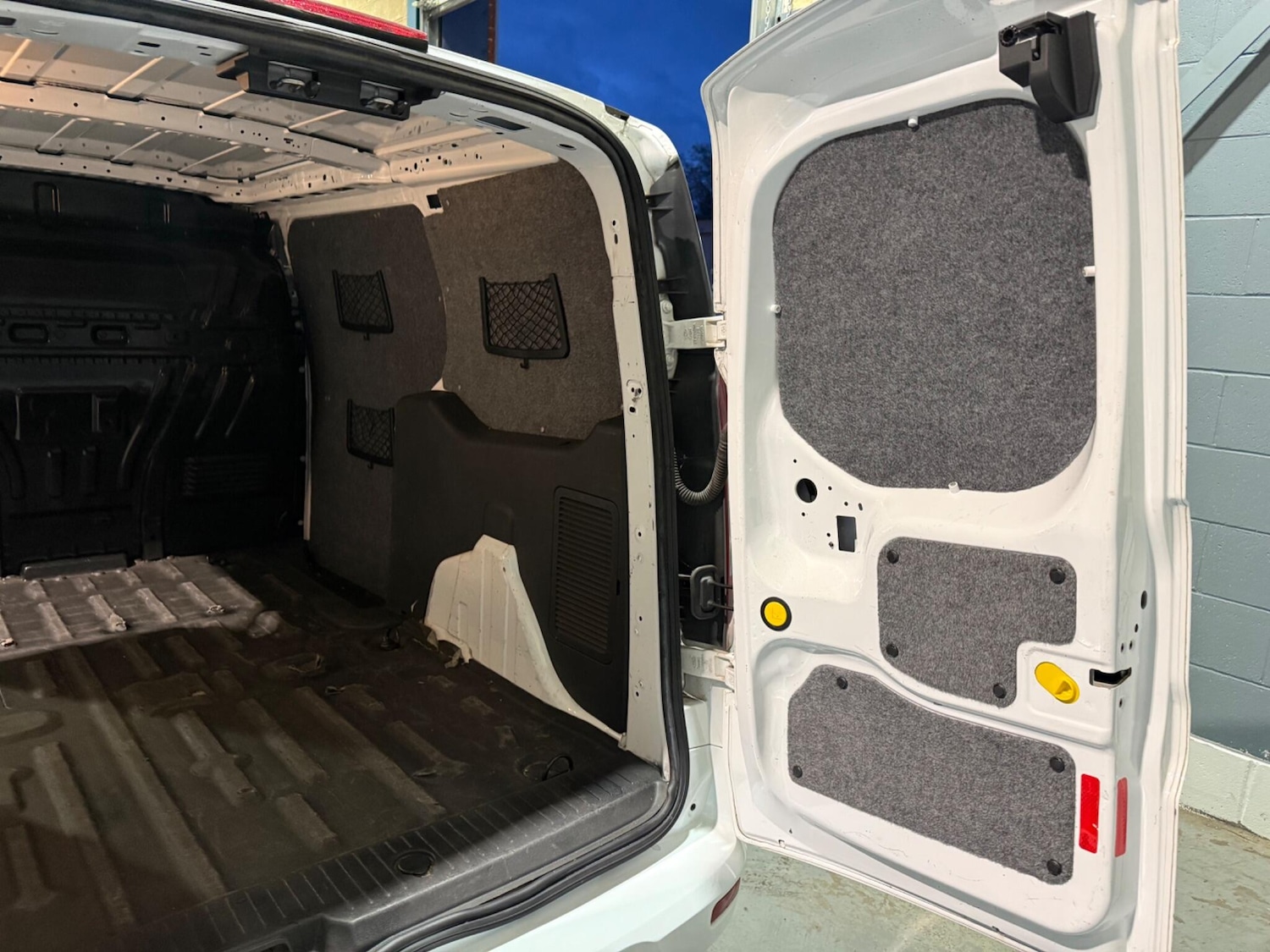 Used Ford Transit Connect 2017 for sale - 78007528: Photo 17