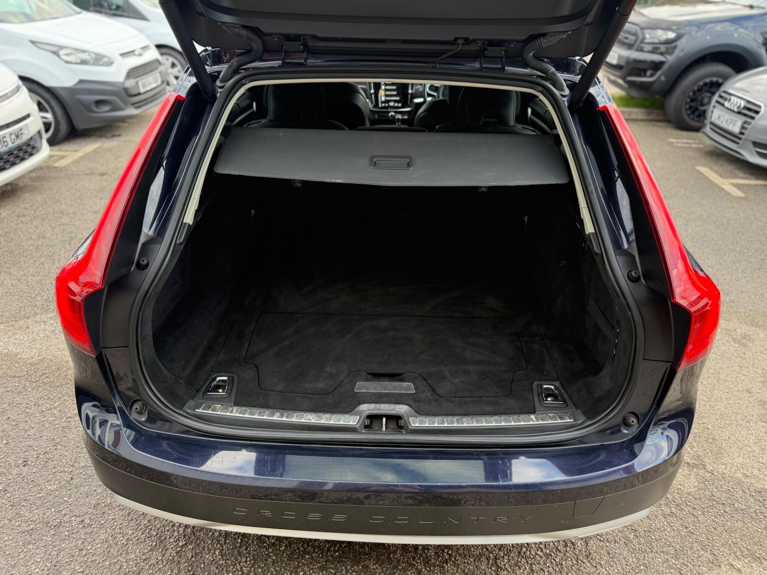 Used Volvo V90 2018 for sale - 76865404: Photo 24