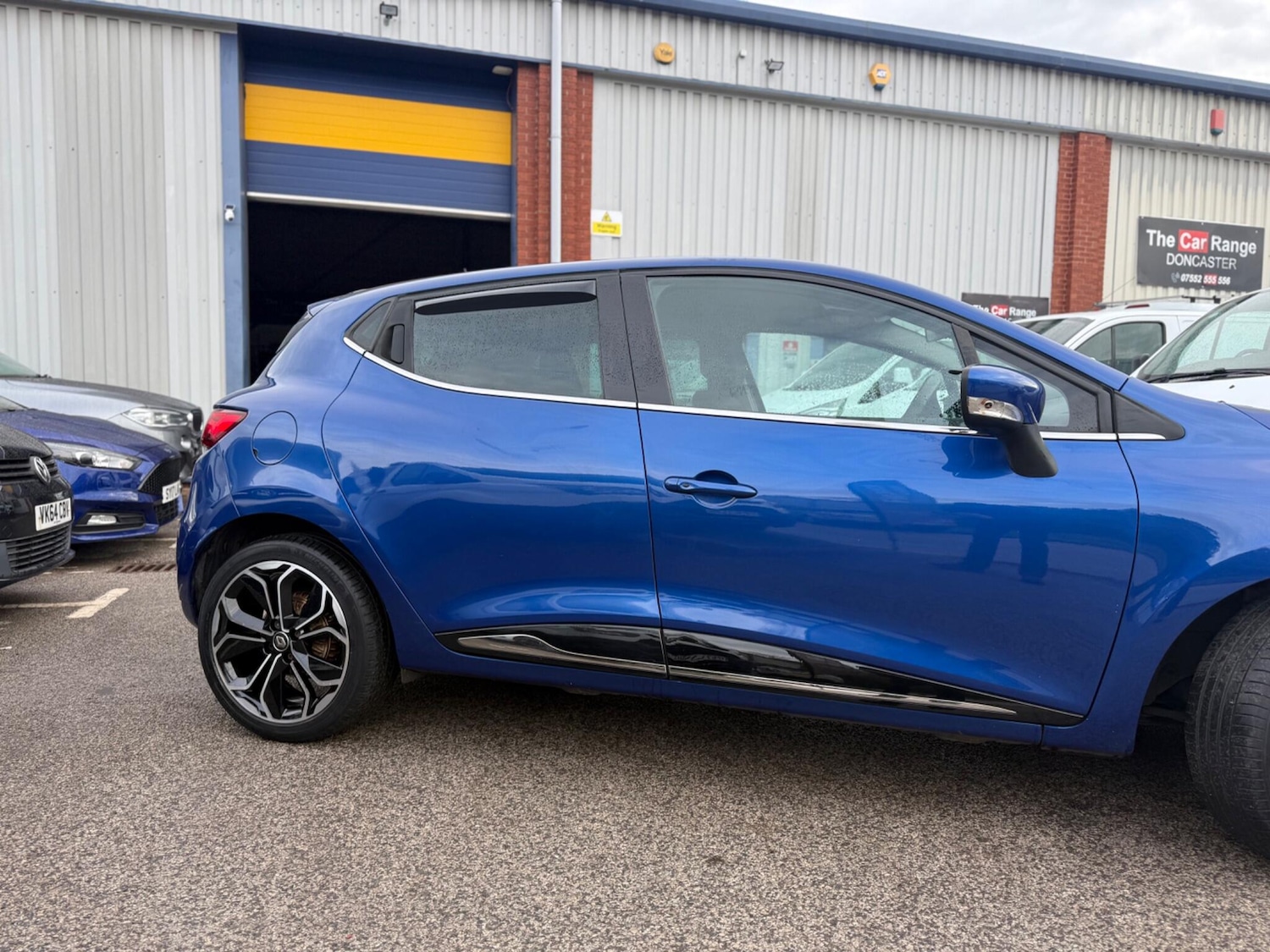 Used Renault Clio 2018 for sale - 76993966: Photo 2