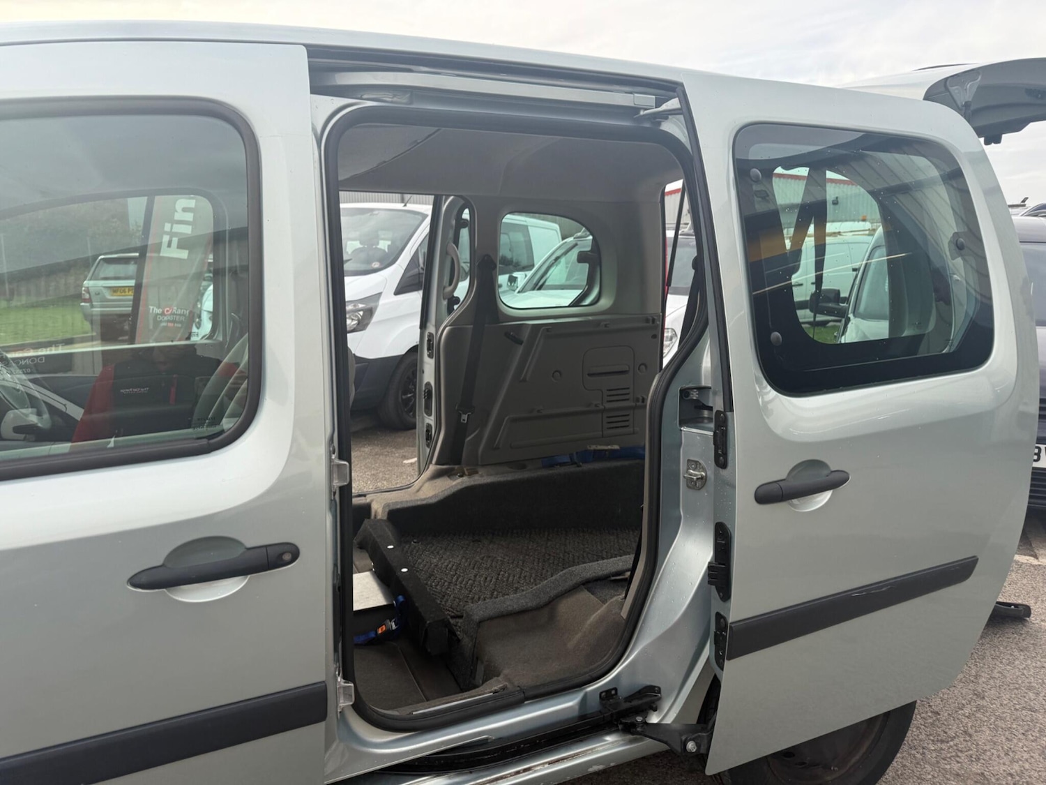 Used Renault Kangoo 2011 for sale - 76499323: Photo 15