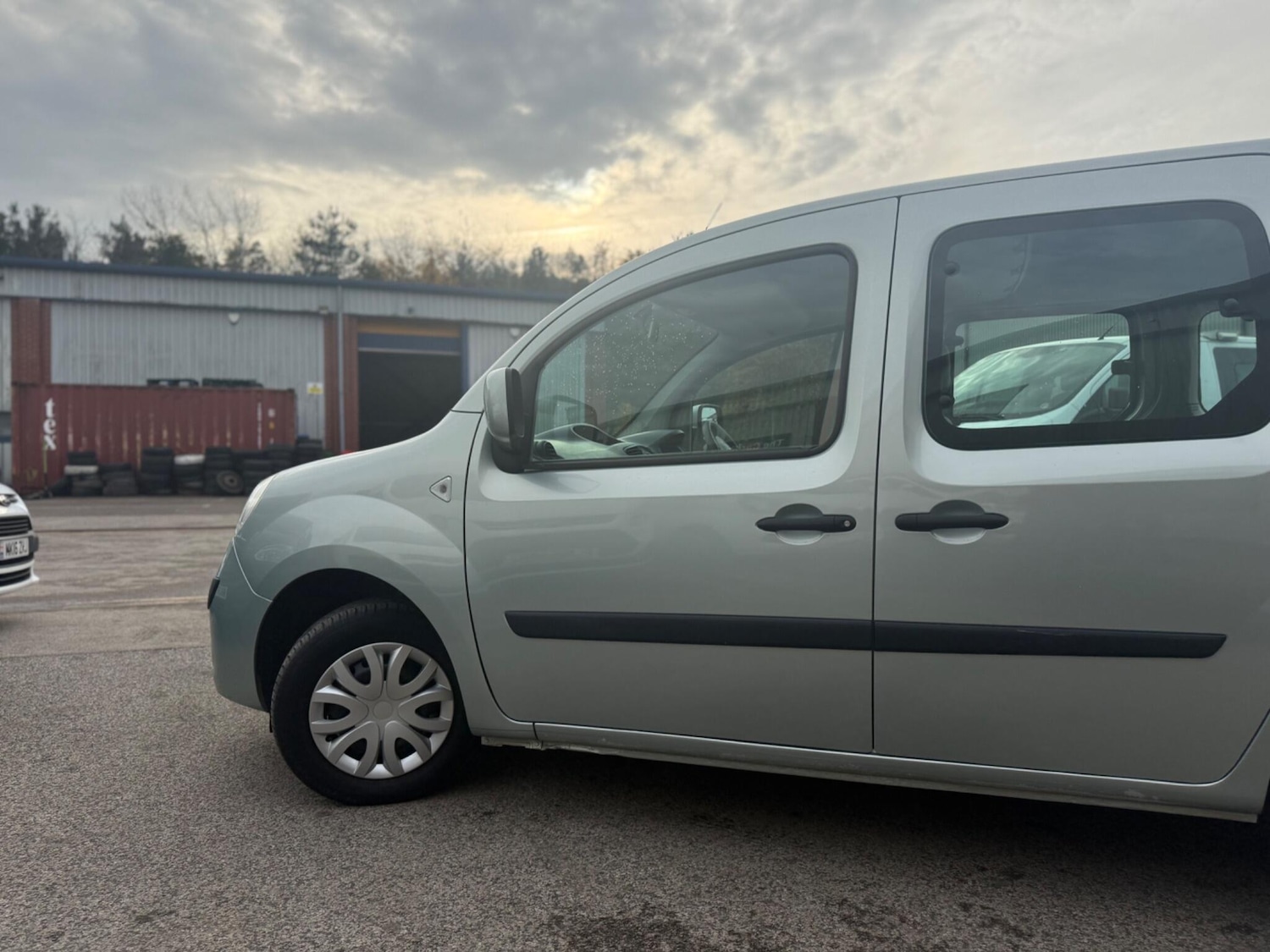 Used Renault Kangoo 2011 for sale - 76499323: Photo 6