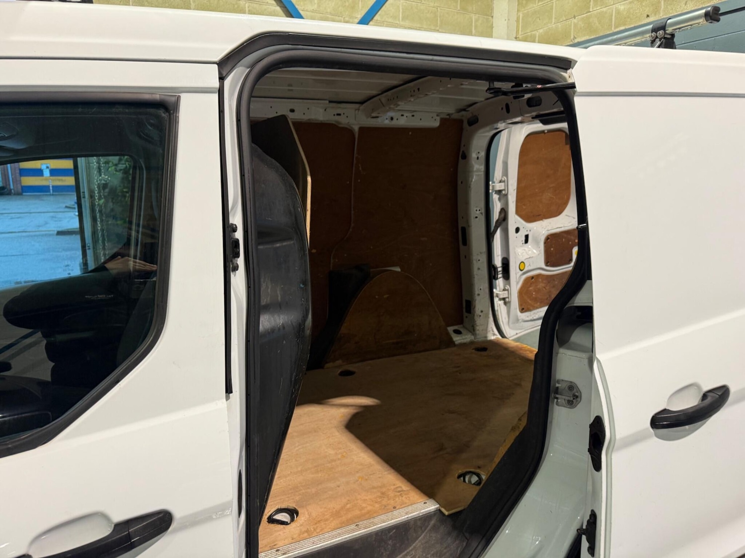 Used Ford Transit Connect 2015 for sale - 77524031: Photo 15