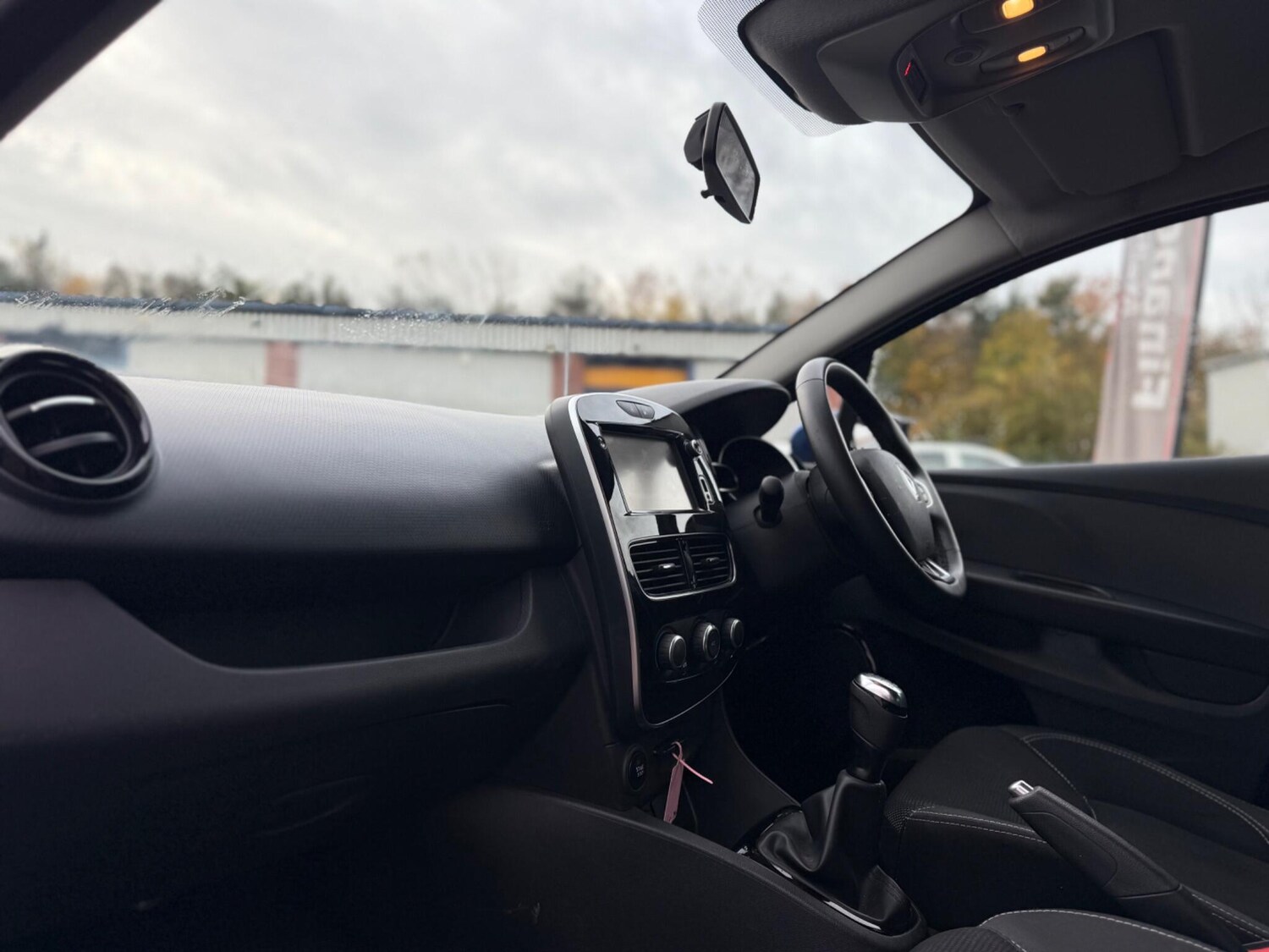 Used Renault Clio 2018 for sale - 76409508: Photo 12