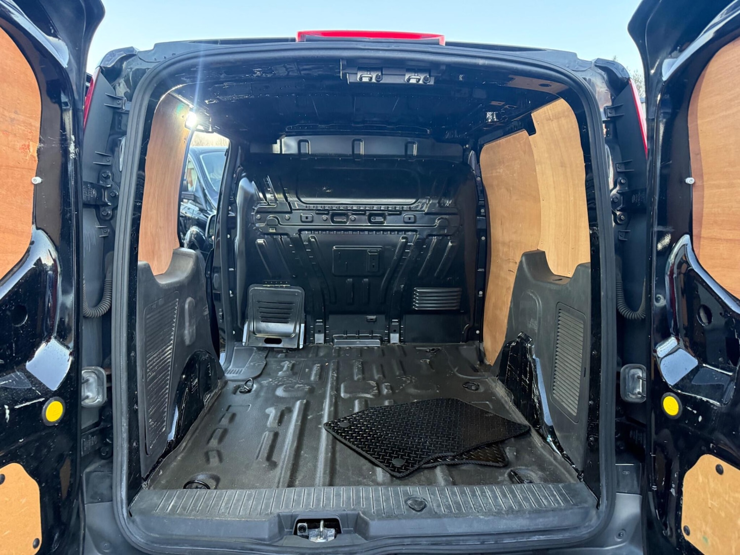 Used Ford Transit Connect 2017 for sale - 76644893: Photo 17