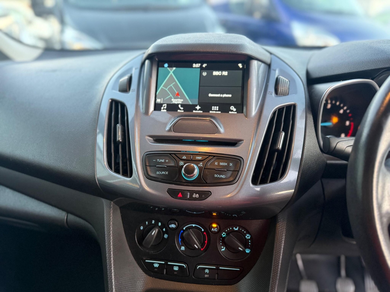 Used Ford Transit Connect 2017 for sale - 76644893: Photo 18