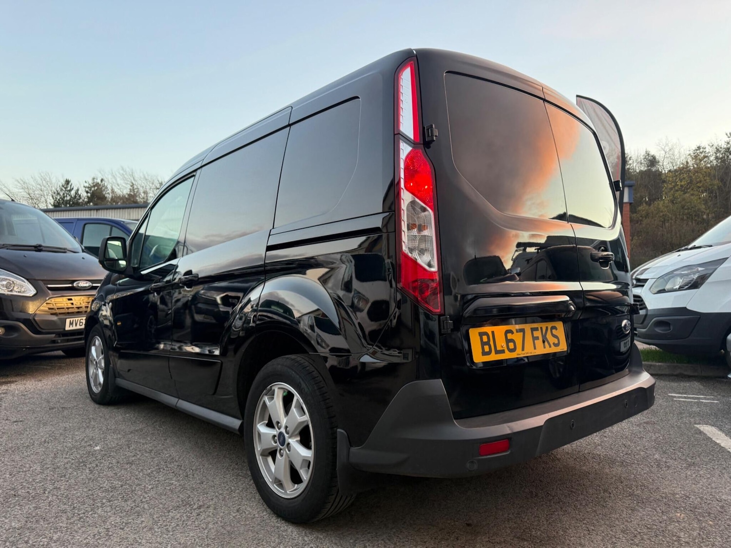 Used Ford Transit Connect 2017 for sale - 76644893: Photo 28