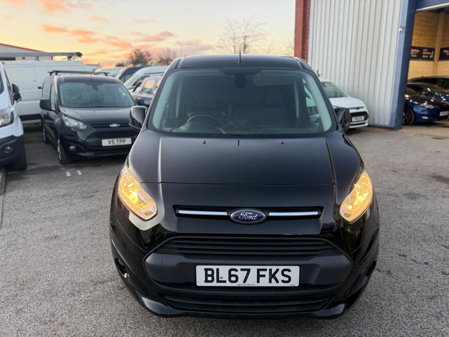 Used Ford Transit Connect 2017 for sale - 76644893: Photo 9