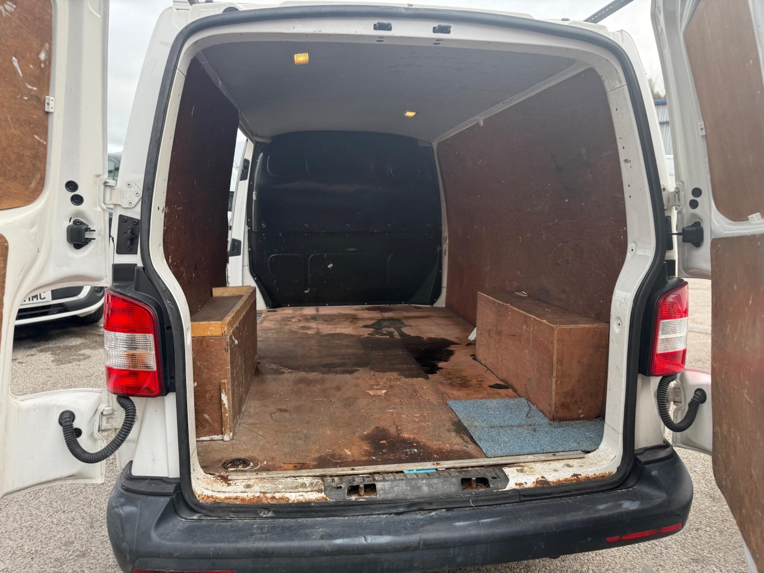 Used Volkswagen Transporter 2015 for sale - 76456949: Photo 17