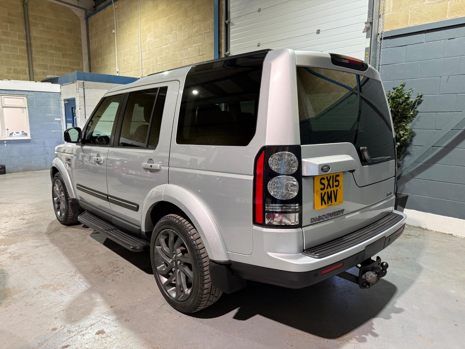 Used Land Rover Discovery 2015 for sale - 78184667: Photo 11