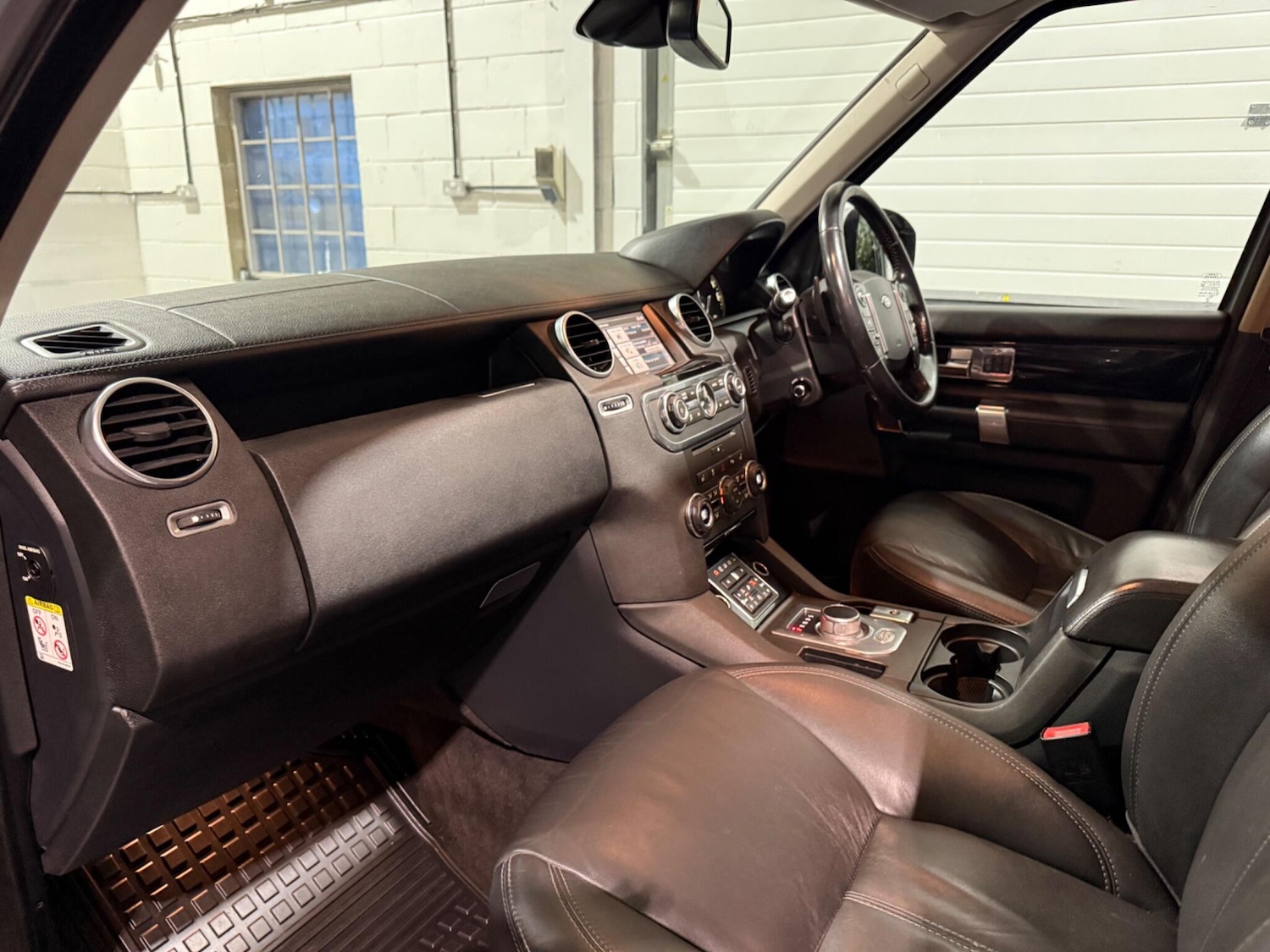 Used Land Rover Discovery 2015 for sale - 78184667: Photo 23