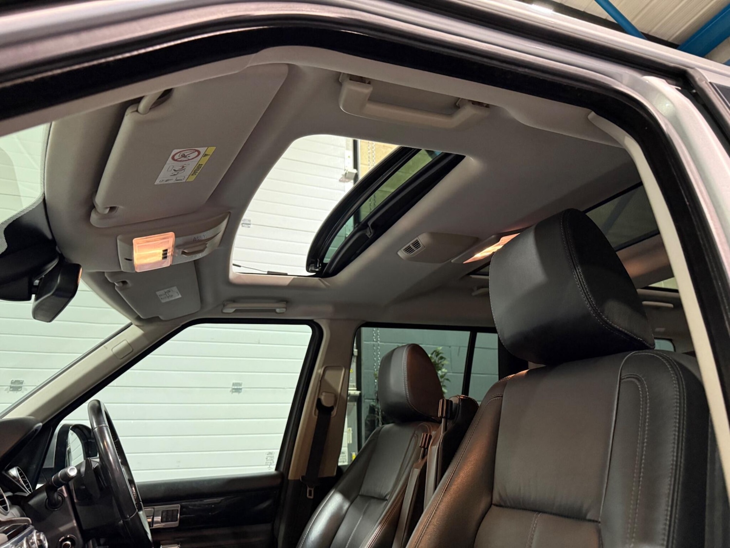 Used Land Rover Discovery 2015 for sale - 78184667: Photo 25