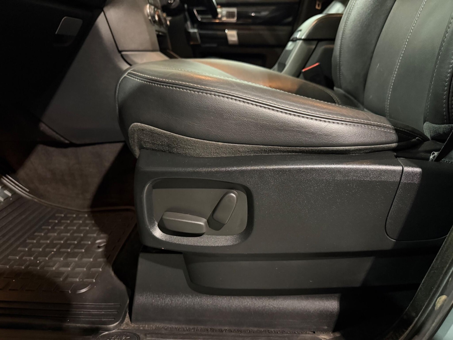 Used Land Rover Discovery 2015 for sale - 78184667: Photo 27