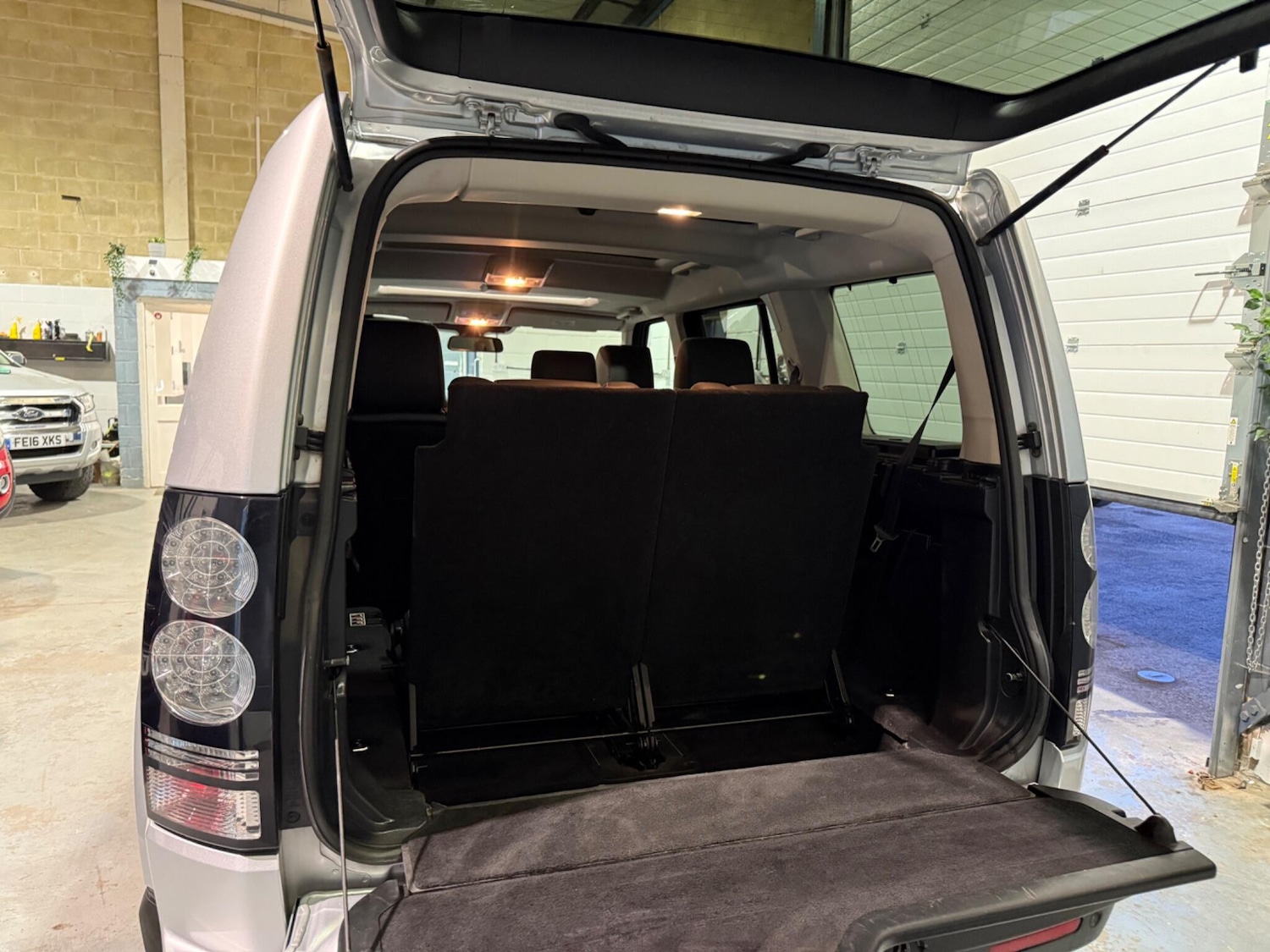 Used Land Rover Discovery 2015 for sale - 78184667: Photo 31