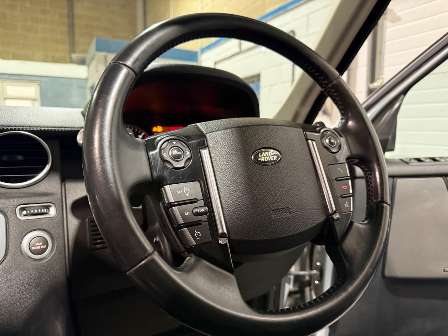 Used Land Rover Discovery 2015 for sale - 78184667: Photo 48