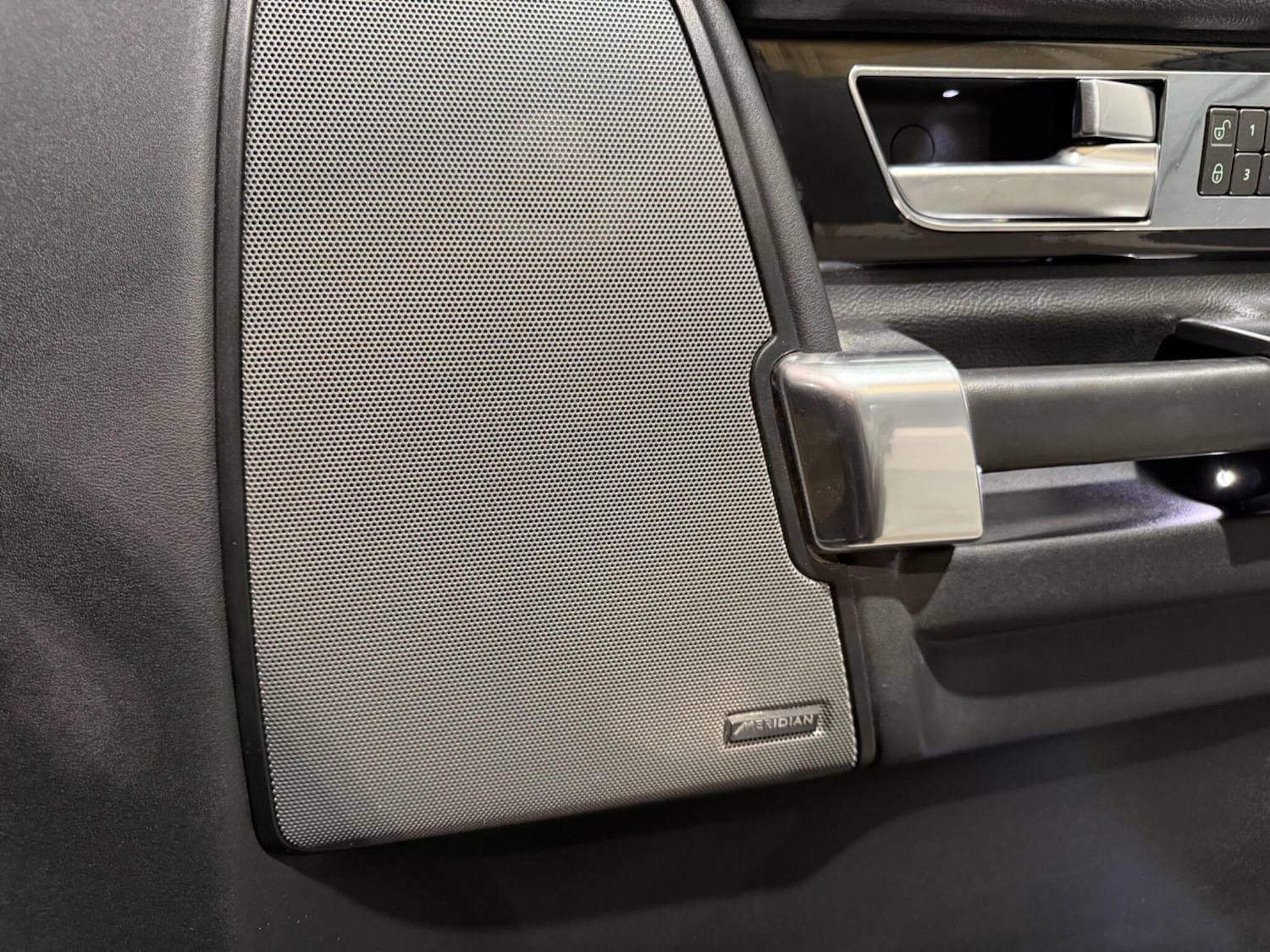 Used Land Rover Discovery 2015 for sale - 78184667: Photo 57