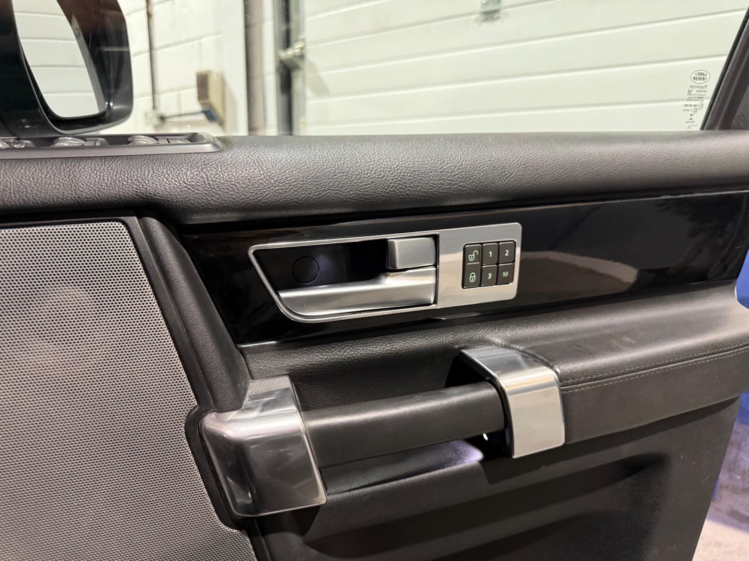 Used Land Rover Discovery 2015 for sale - 78184667: Photo 58