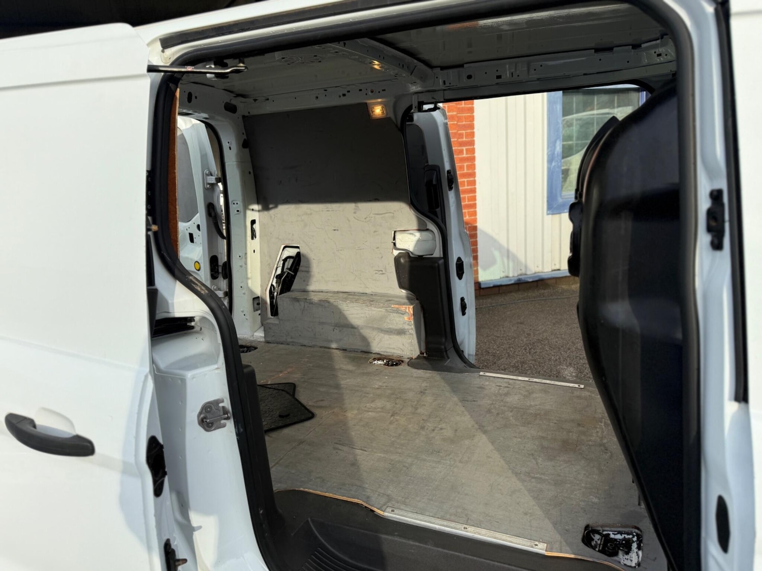 Used Ford Transit Connect 2014 for sale - 76839898: Photo 16