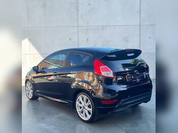 Used Ford Fiesta 2015 for sale - 77993930: Photo