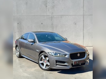 Used Jaguar XE 2017 for sale - 78334798: Photo