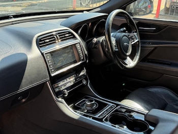 Used Jaguar XE 2017 for sale - 78334798: Photo