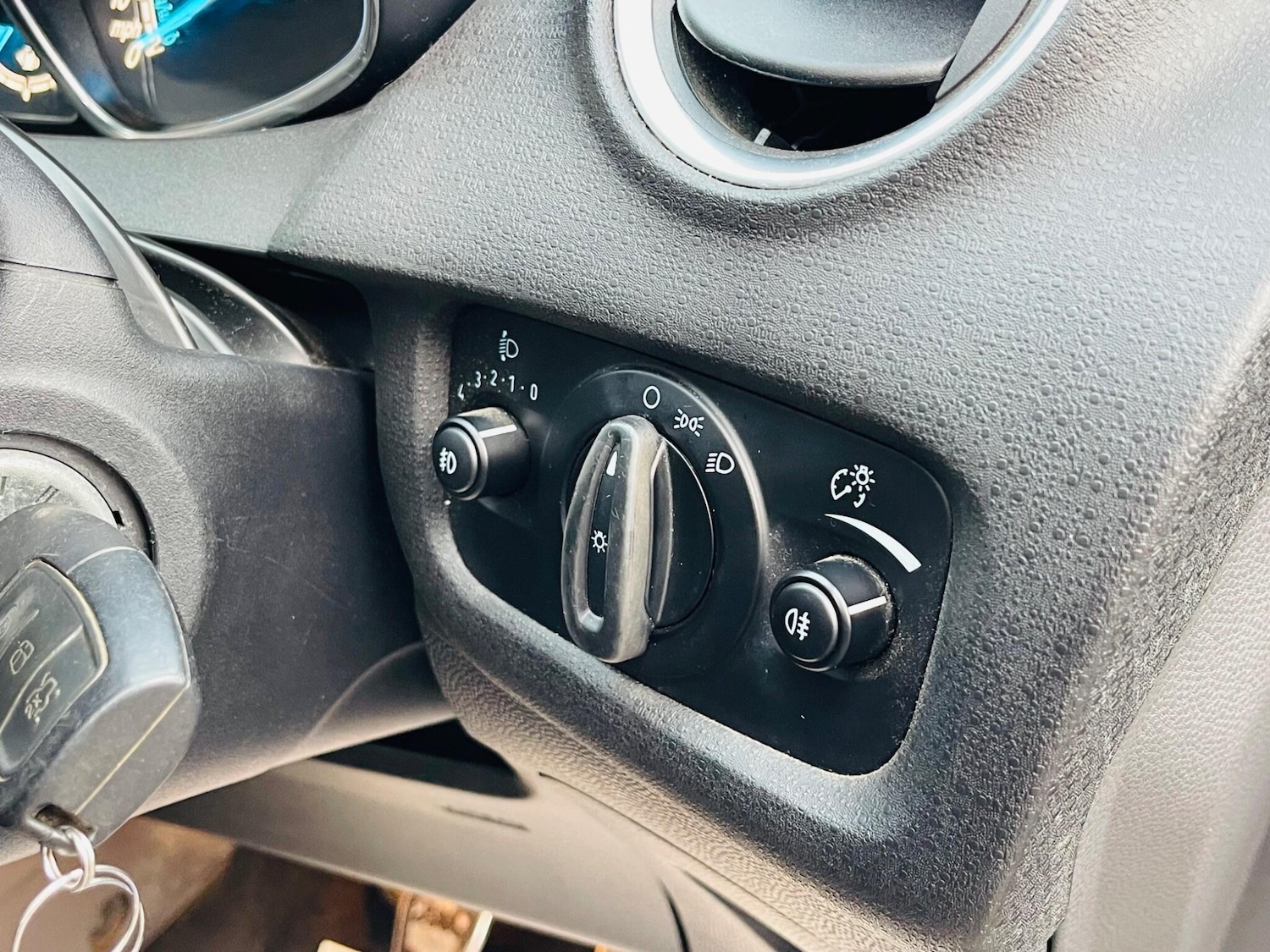 Used Ford Fiesta 2015 for sale - 77738220: Photo 33