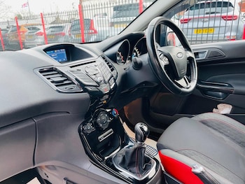 Used Ford Fiesta 2015 for sale - 77738220: Photo