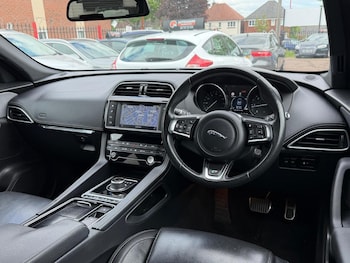Used Jaguar F-Pace 2018 for sale - 78528459: Photo