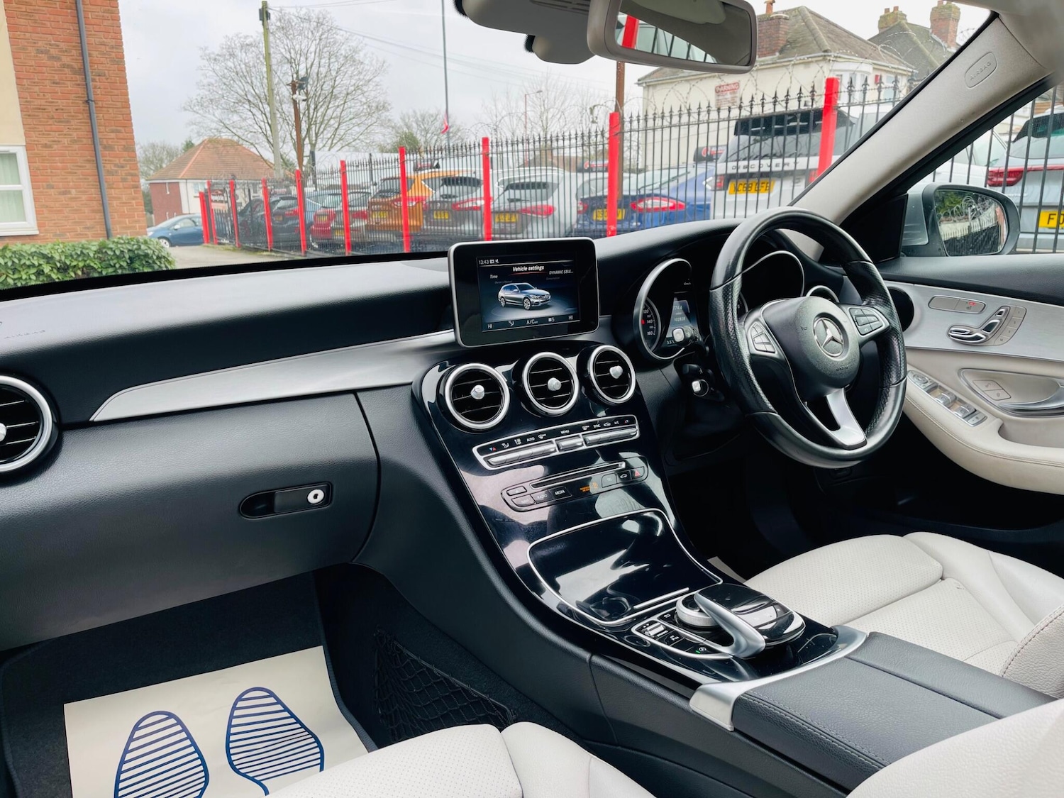 Used Mercedes-Benz C Class 2016 for sale - 77737945: Photo 12