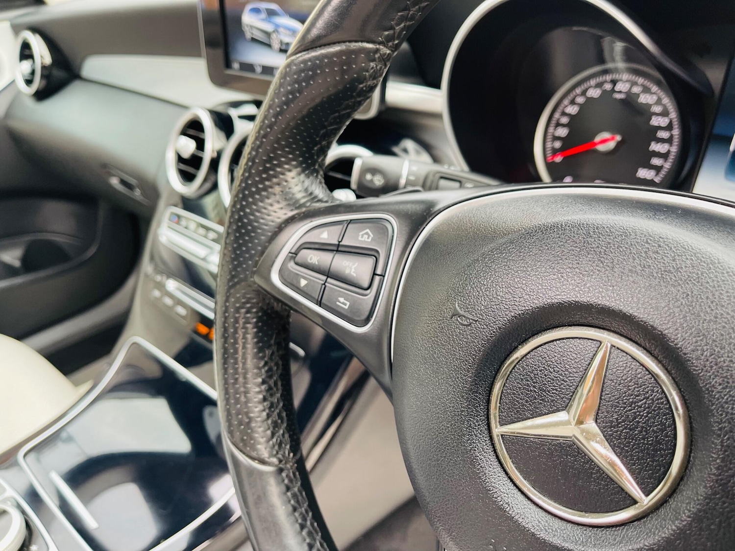 Used Mercedes-Benz C Class 2016 for sale - 77737945: Photo 47