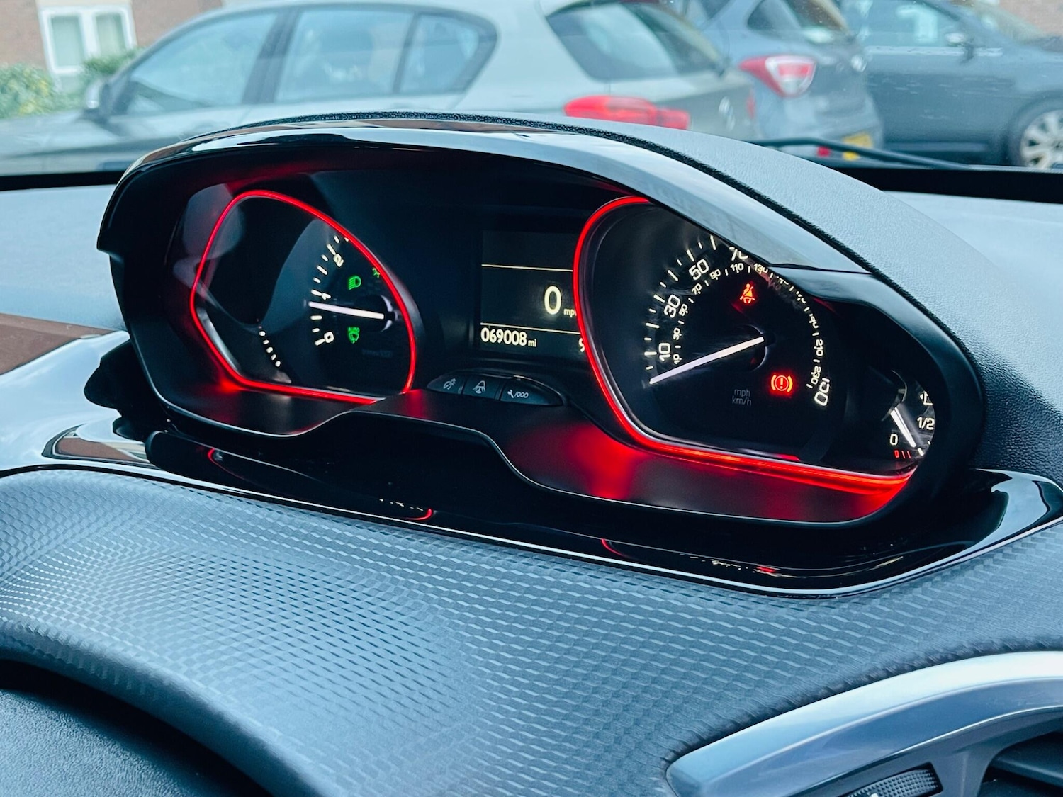 Used Peugeot 2008 2017 for sale - 77738139: Photo 41