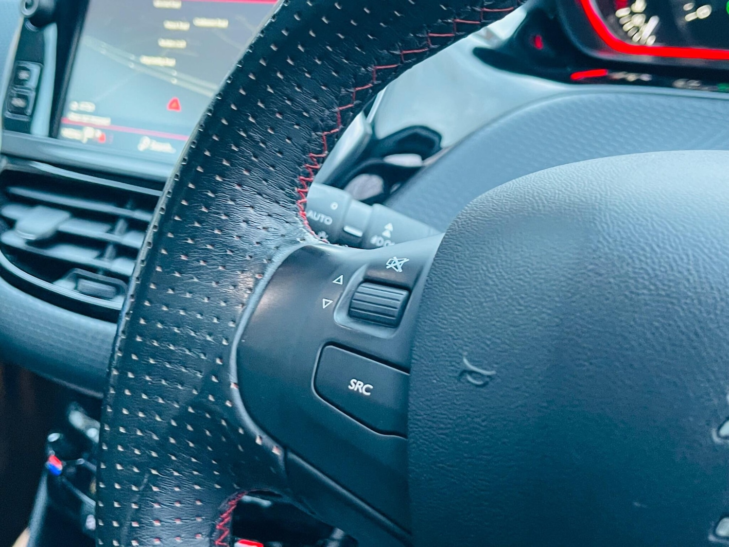 Used Peugeot 2008 2017 for sale - 77738139: Photo 48