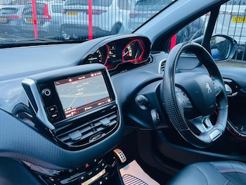 Used Peugeot 2008 2017 for sale - 77738139: Photo