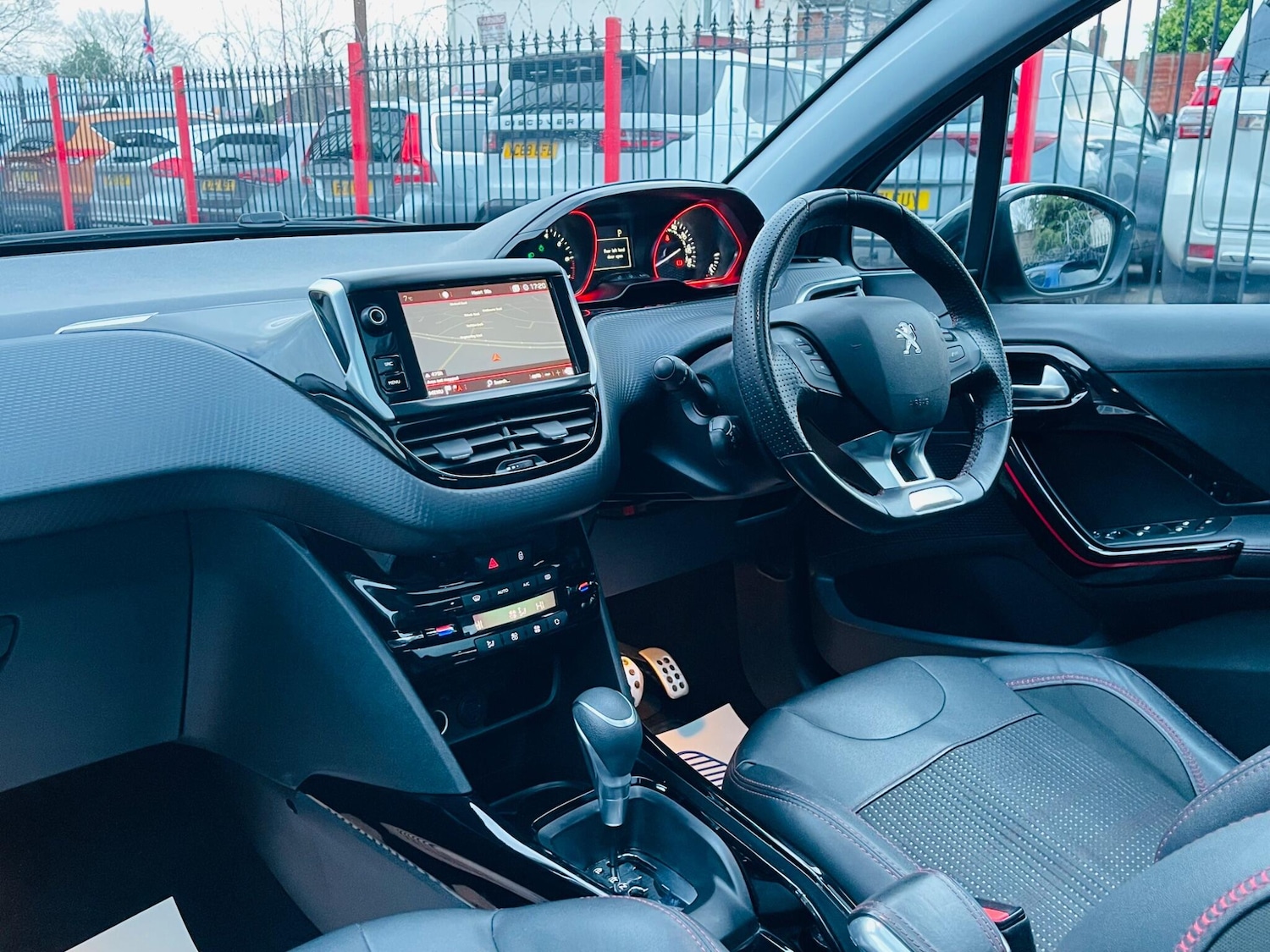 Used Peugeot 2008 2017 for sale - 77738139: Photo 8