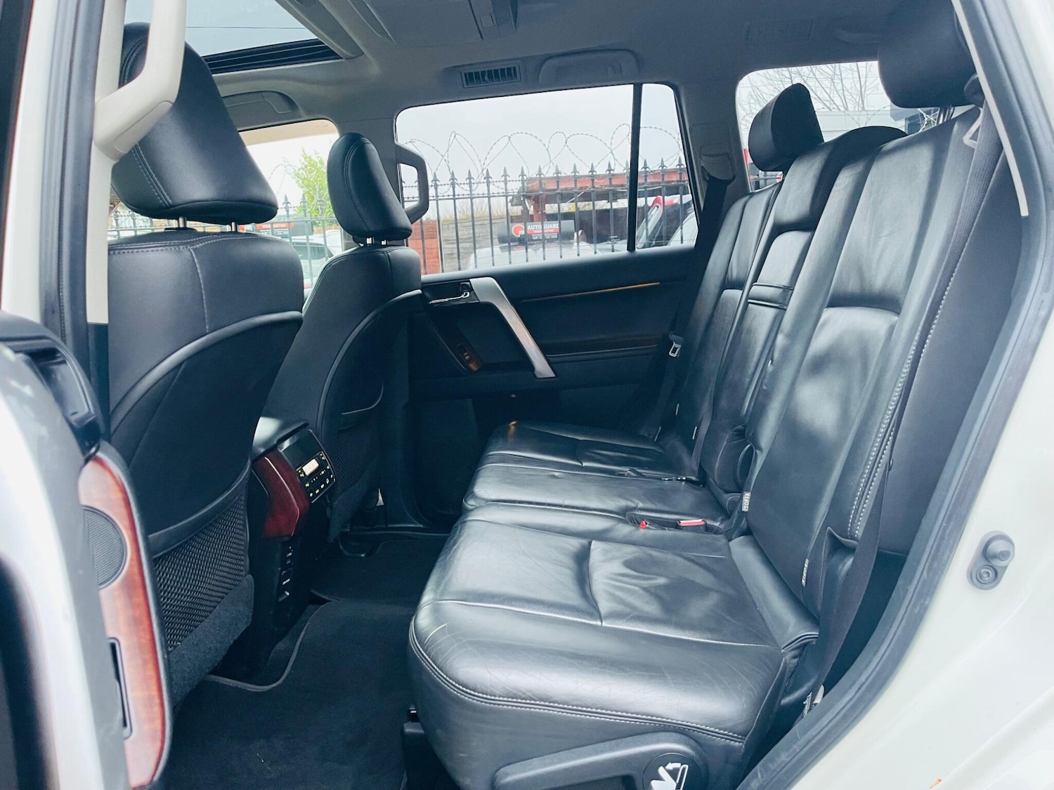 Used Toyota Land Cruiser 2014 for sale - 77738216: Photo 6