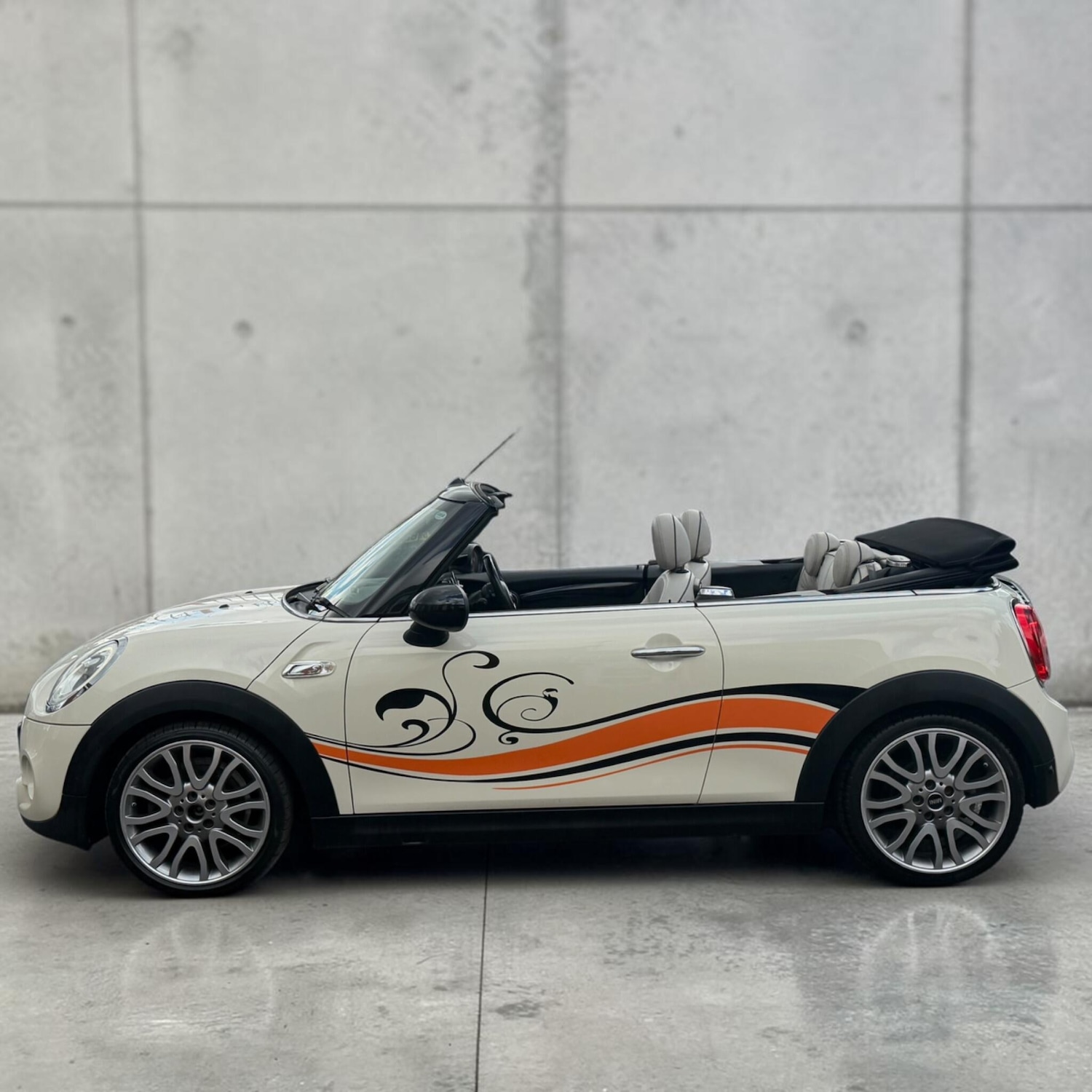 Used MINI Convertible 2016 for sale - 78170654: Photo 11