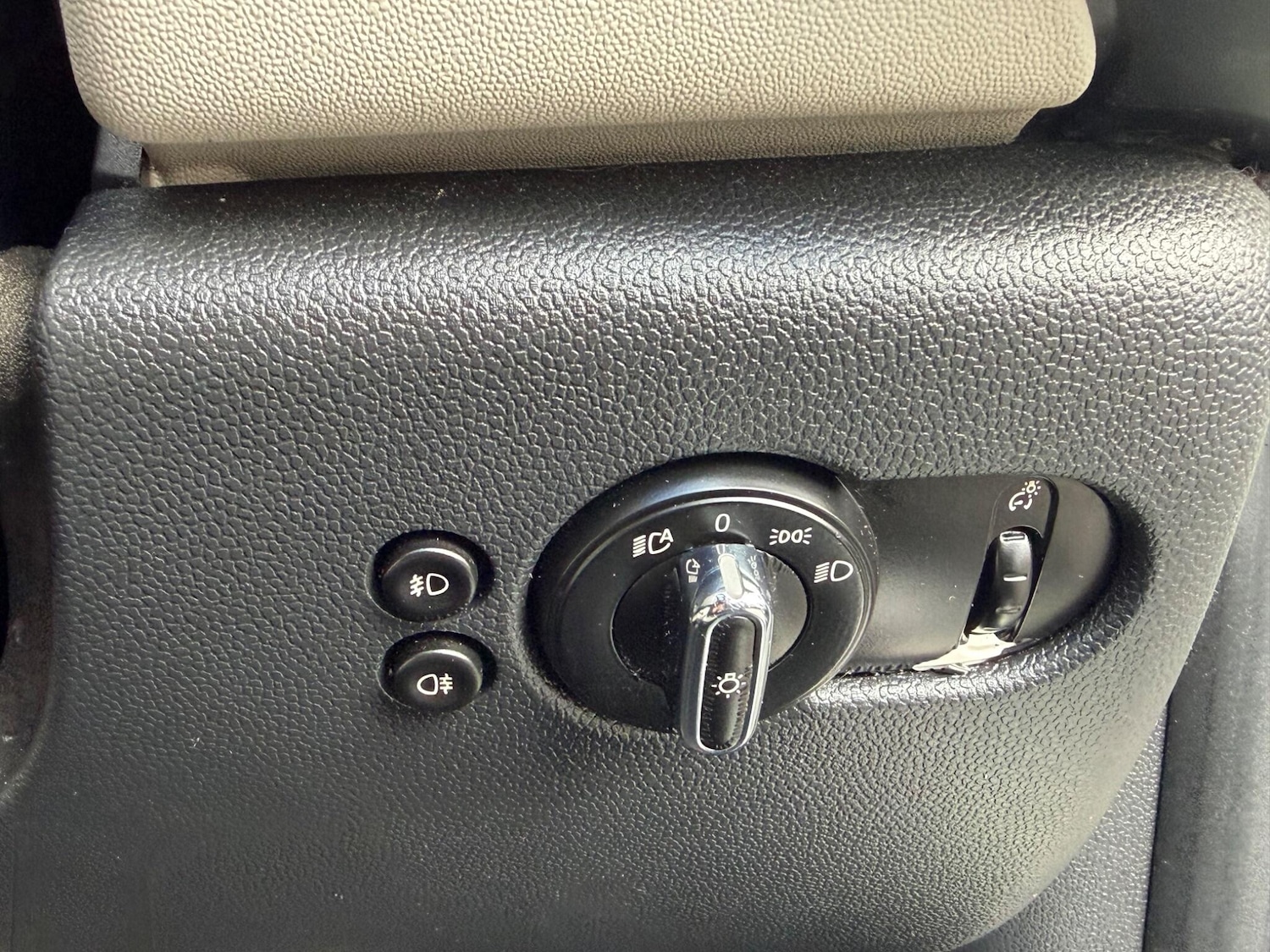 Used MINI Convertible 2016 for sale - 78170654: Photo 32