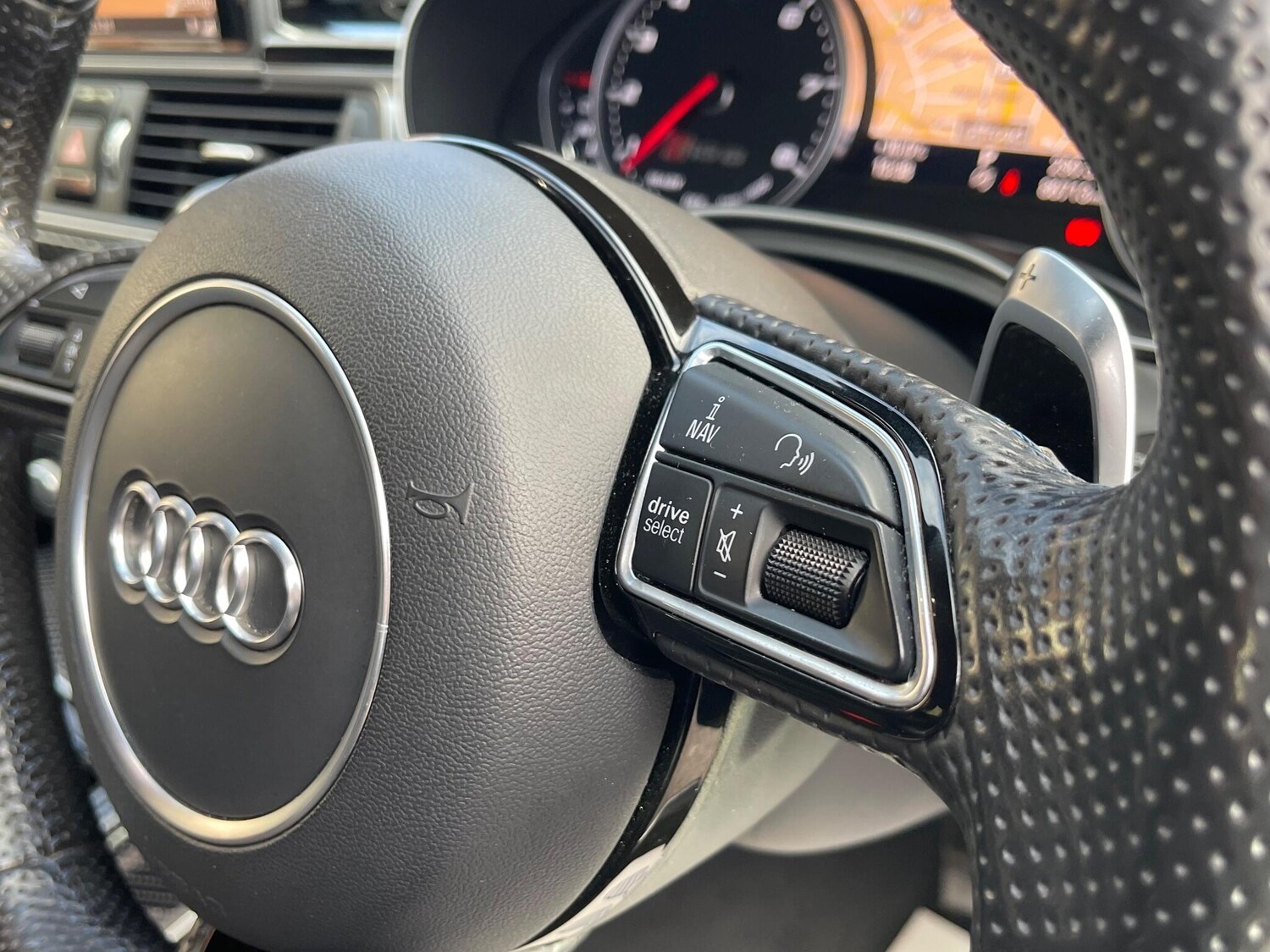 Used Audi RS6 2016 for sale - 77737954: Photo 64