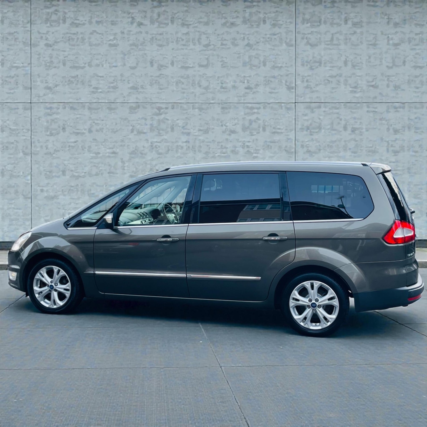 Used Ford Galaxy 2014 for sale - 77737926: Photo 32