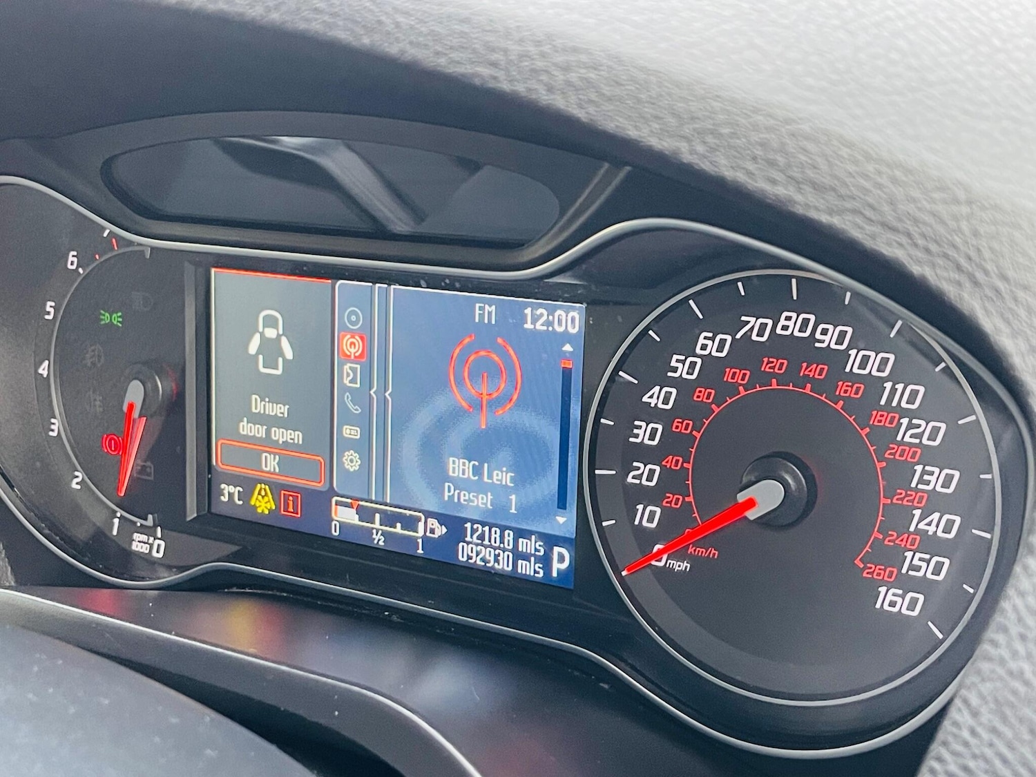 Used Ford Galaxy 2014 for sale - 77737926: Photo 39