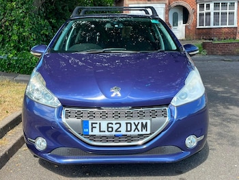 Used Peugeot 208 2012 for sale - 79061536: Photo