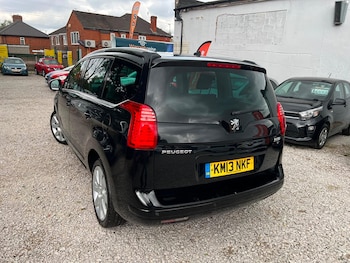 Used Peugeot 5008 2013 for sale - 79337609: Photo