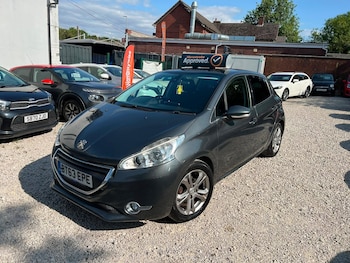 Used Peugeot 208 2014 for sale - 79348742: Photo