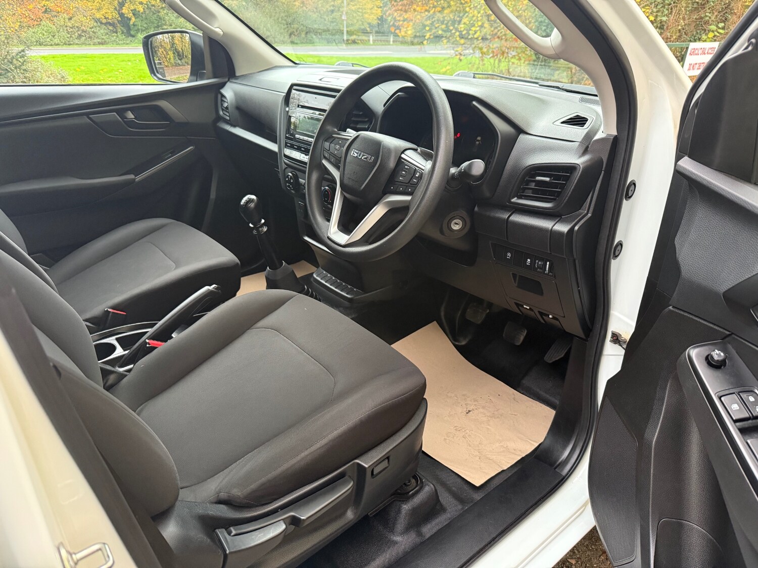 Used Isuzu D-Max 2021 for sale - 76531006: Photo 10