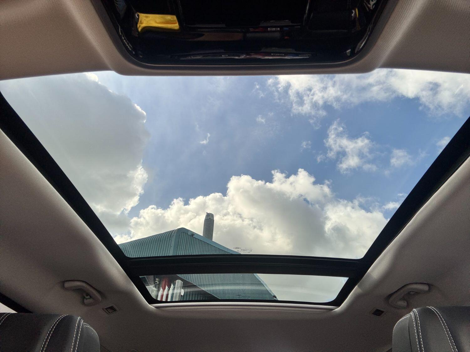 Used Land Rover Range Rover Velar 2017 for sale - 76237268: Photo 19