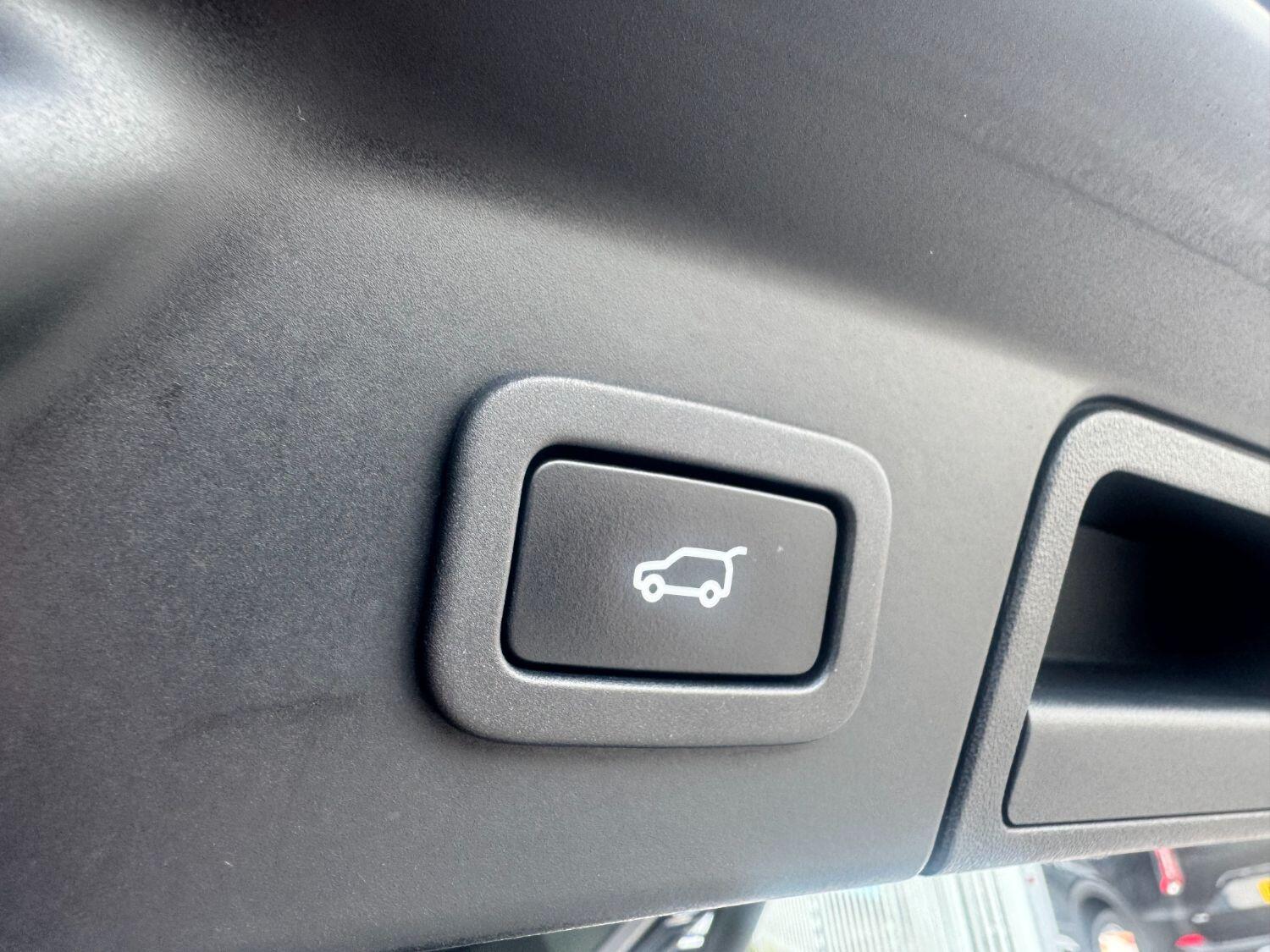 Used Land Rover Range Rover Velar 2017 for sale - 76237268: Photo 25