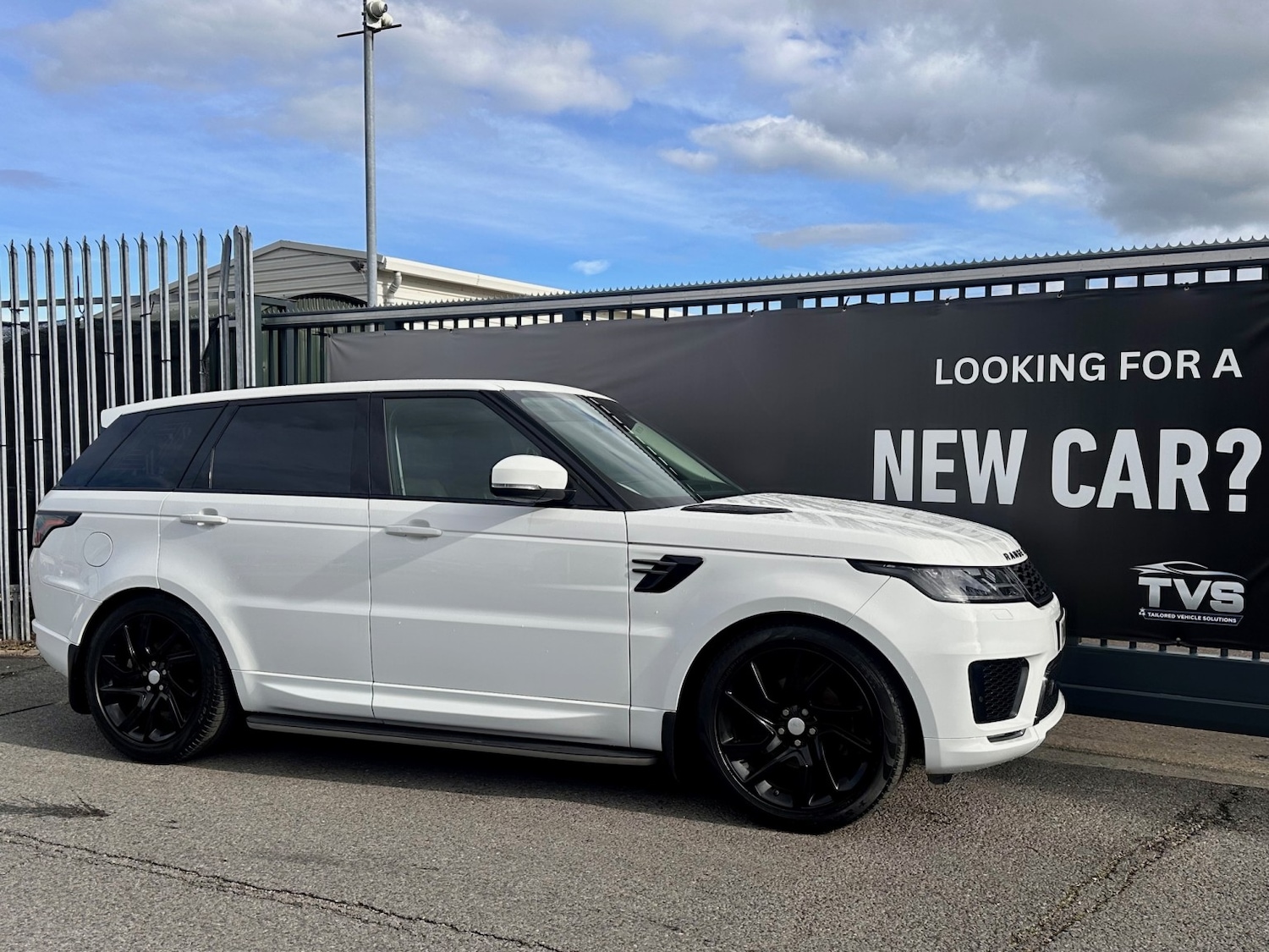 Used Land Rover Range Rover Sport 2018 for sale - 76281381: Photo 2