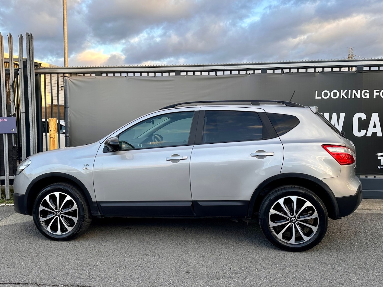 Used Nissan Qashqai 2013 for sale - 76631477: Photo 10