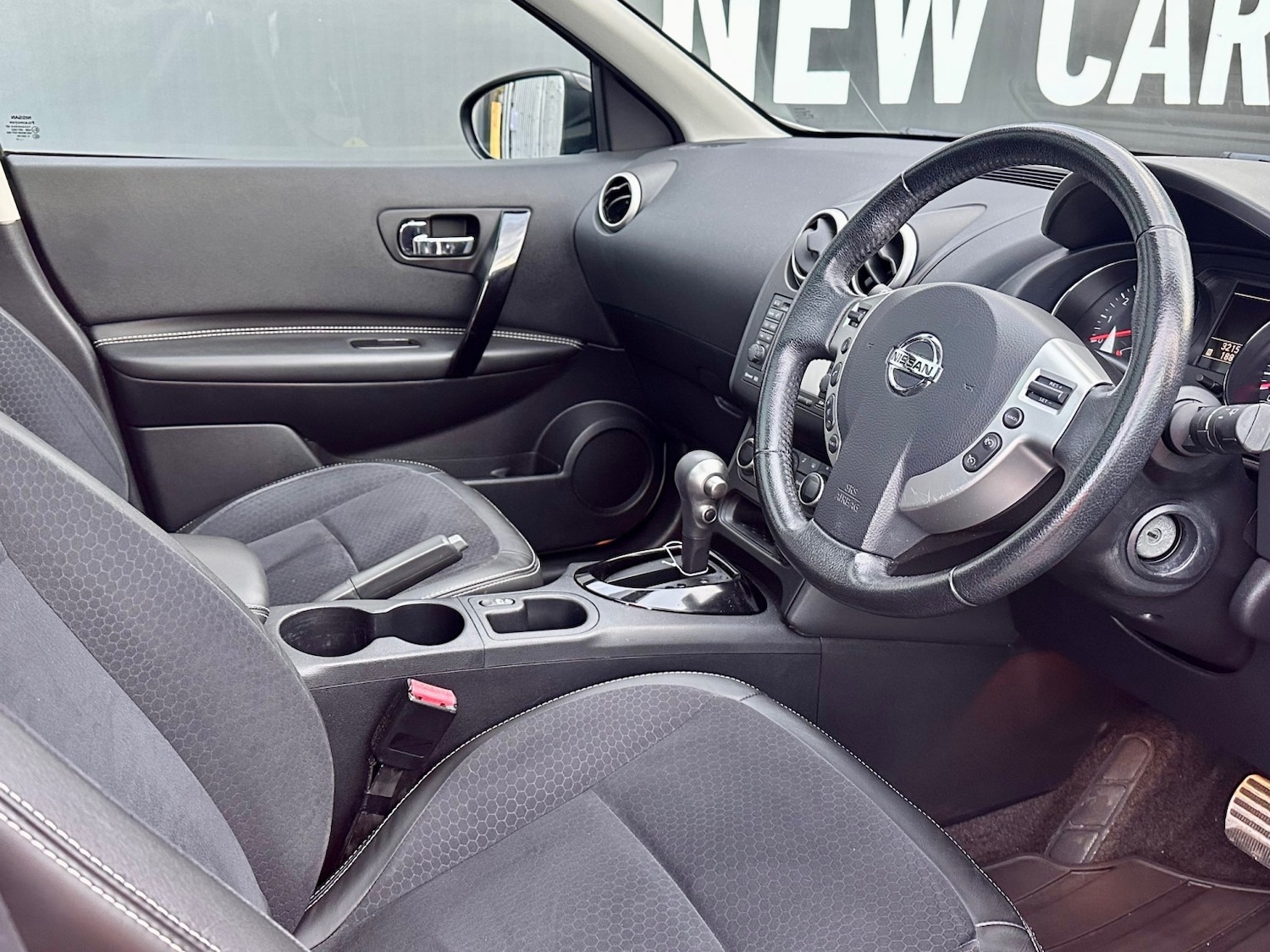 Used Nissan Qashqai 2013 for sale - 76631477: Photo 14